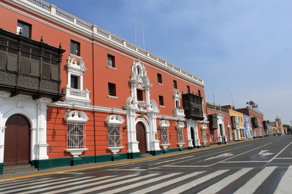 Casona en Plaza Mayor De Trujillo